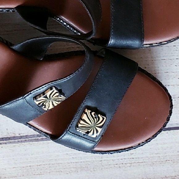Naturalizer Wedge Sandals ~ 8 - Picture 10 of 11